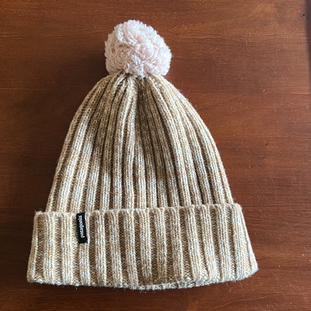 Patagonia Women’s Beanie with pink Pom Pom!